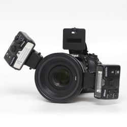 Kit Nikon D7500 + Sigma 105/2,8 + flash Nikon R1
