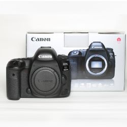 Canon EOS 5D Mark IV