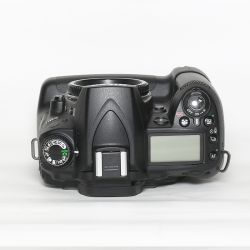 Nikon D90 + MB-D80